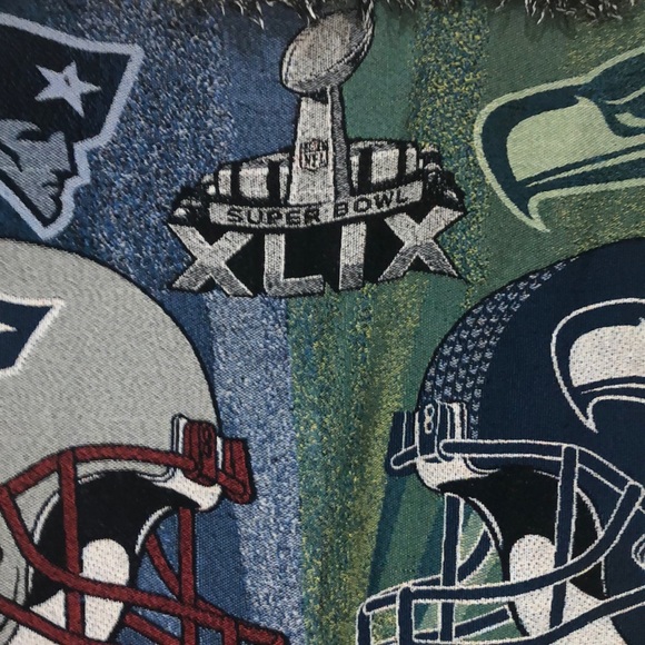 Like New NFL Superball XLIX  Woven Tapestry Throw - Picture 2 of 4